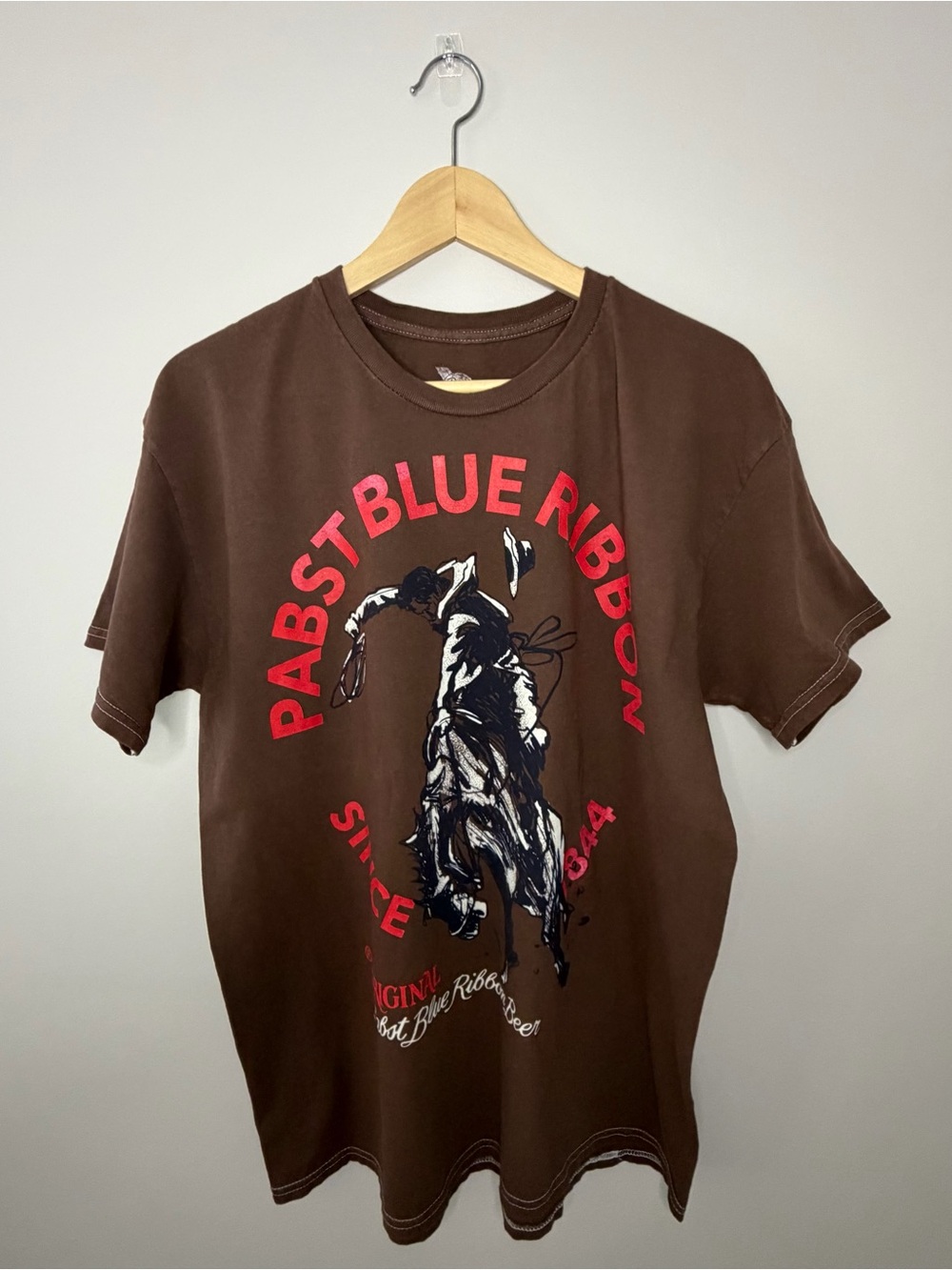 Pabst Blue Ribbon Brown Short-Sleeve Graphic Tee size M